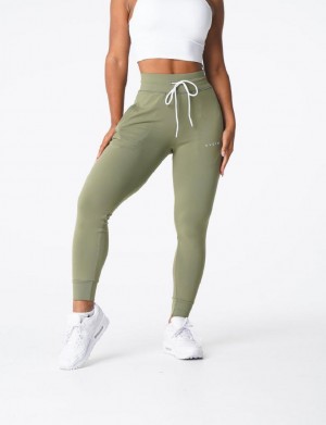 Spodnie Do Biegania Damskie NVGTN Sportowe Fitness Ⅰ Oliwkowe | PL666HA